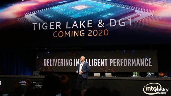 英特尔为PC用户开启效率“加速器”:AI赋能PC势在必行